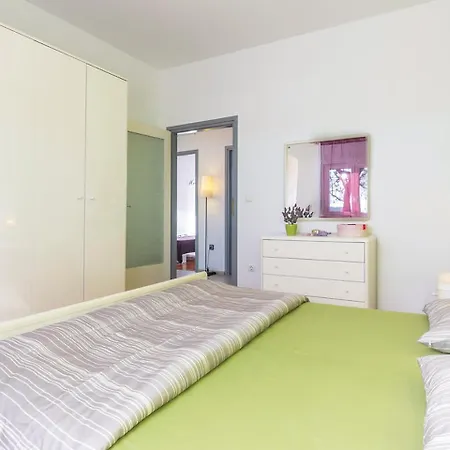 Holiday home Holiday Pelini Stinjan