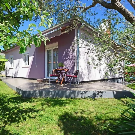 Holiday Pelini Holiday home Stinjan